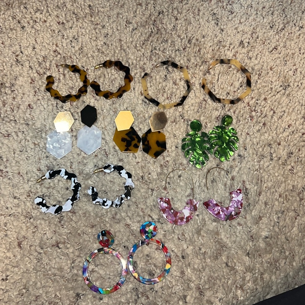 Lightweight statement earrings
